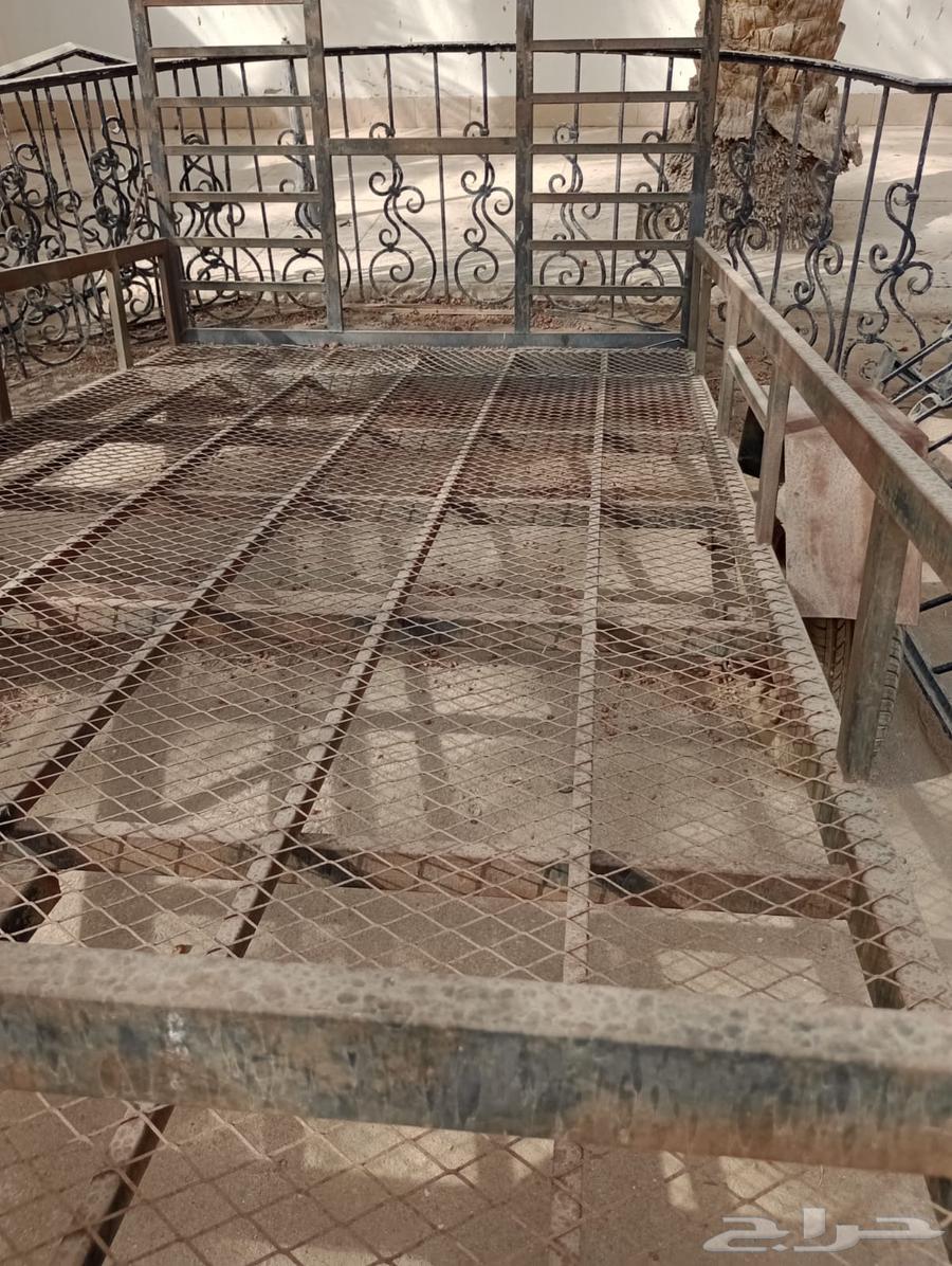 Trailer for loading goods, equipment, and tanks64367332679426110