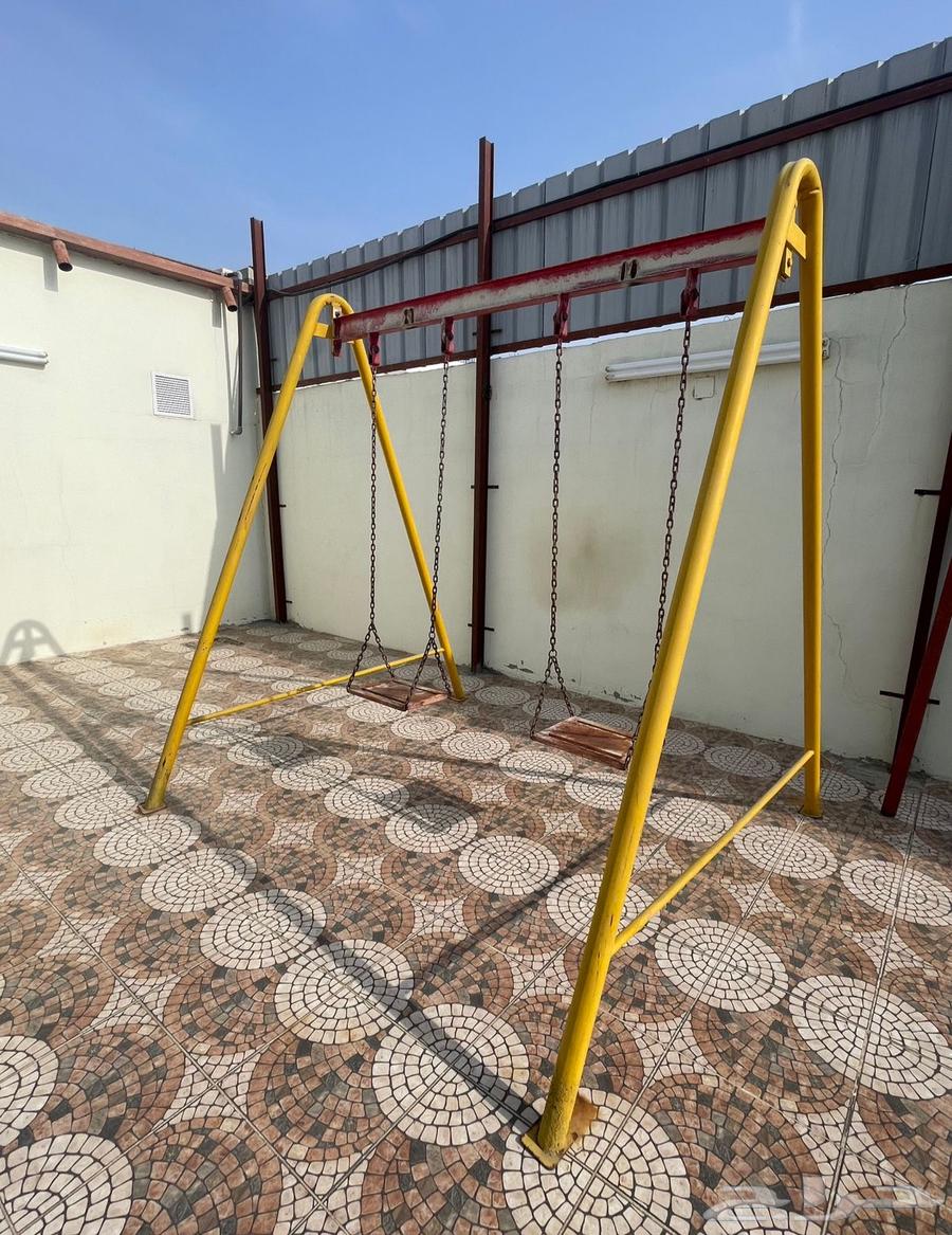 اثاث شبه جديد للبيع64143993647873110