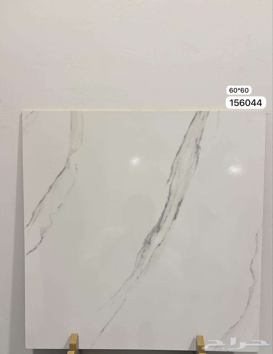 Matte and glossy UAE ceramic floor tiles64141912090498112