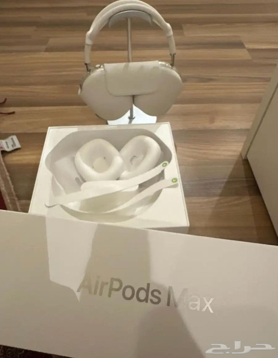 Apple headphones64141538159235112