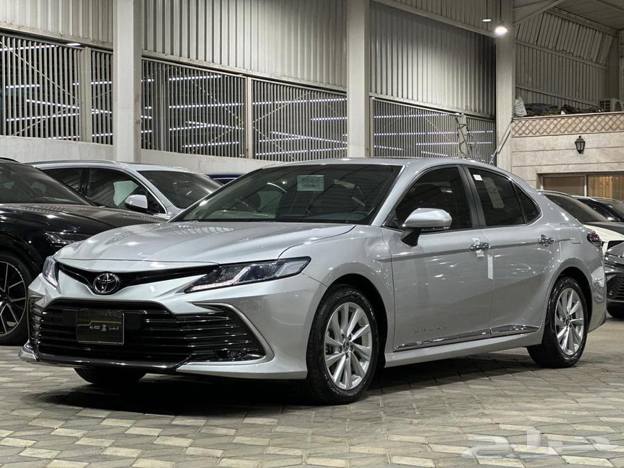 2024 Camry GLEX with only 600 km on the odometer64359532675073112