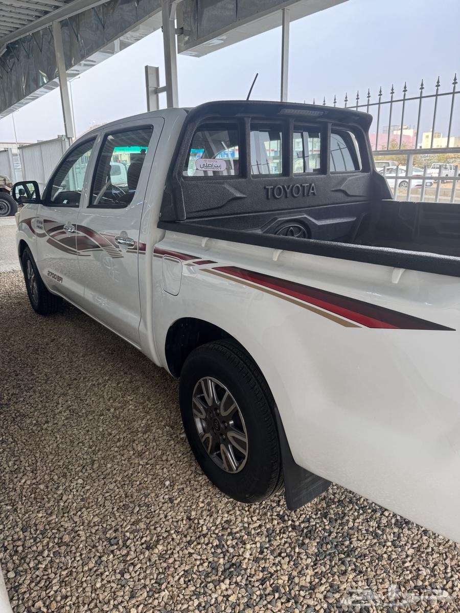 2015 Hilux Automatic Full Option64368397498369113