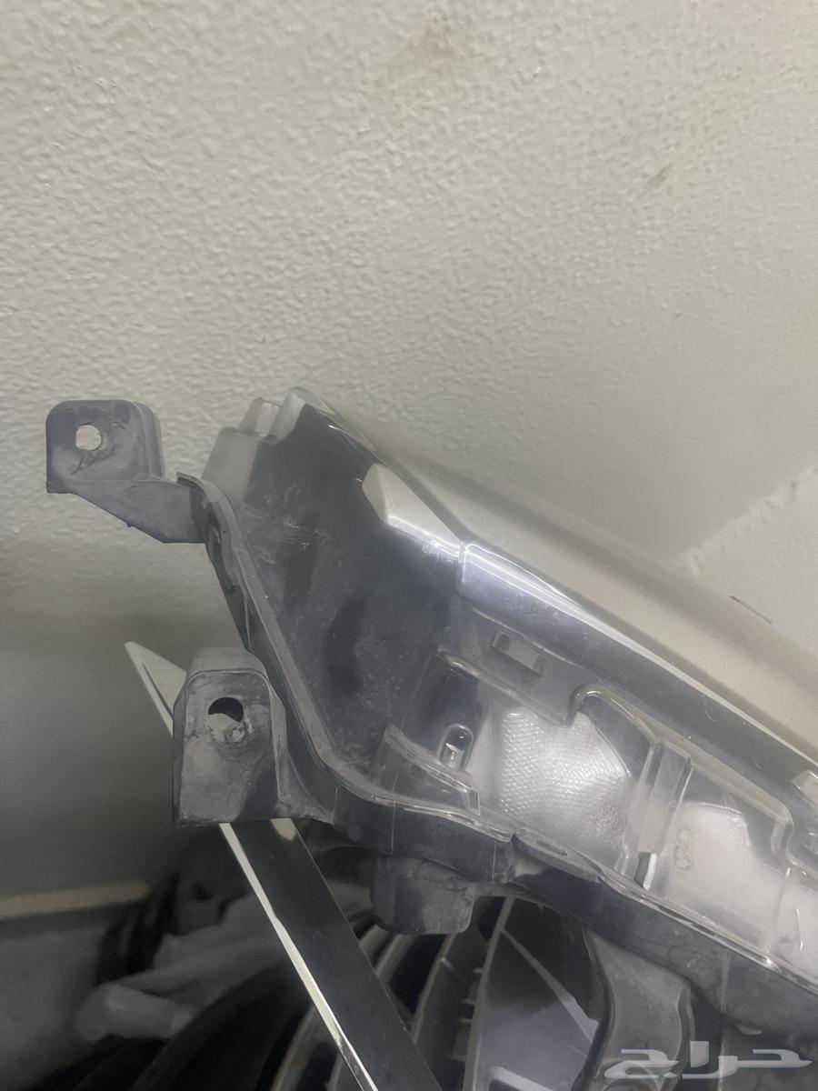 شمعة كورولا 2018 يمين نضيفة شرط خالية من الكسور64360115675267111