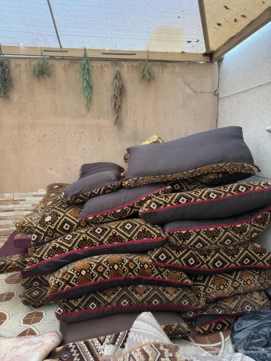 كنب ارضي وفرشه مقاس اربعه ونص بسبعه للبيع على السوم64141921255939110
