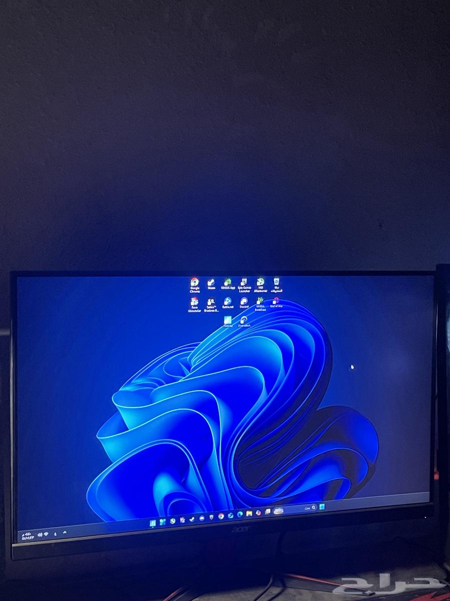 Gaming PC with monitor64141549334913113