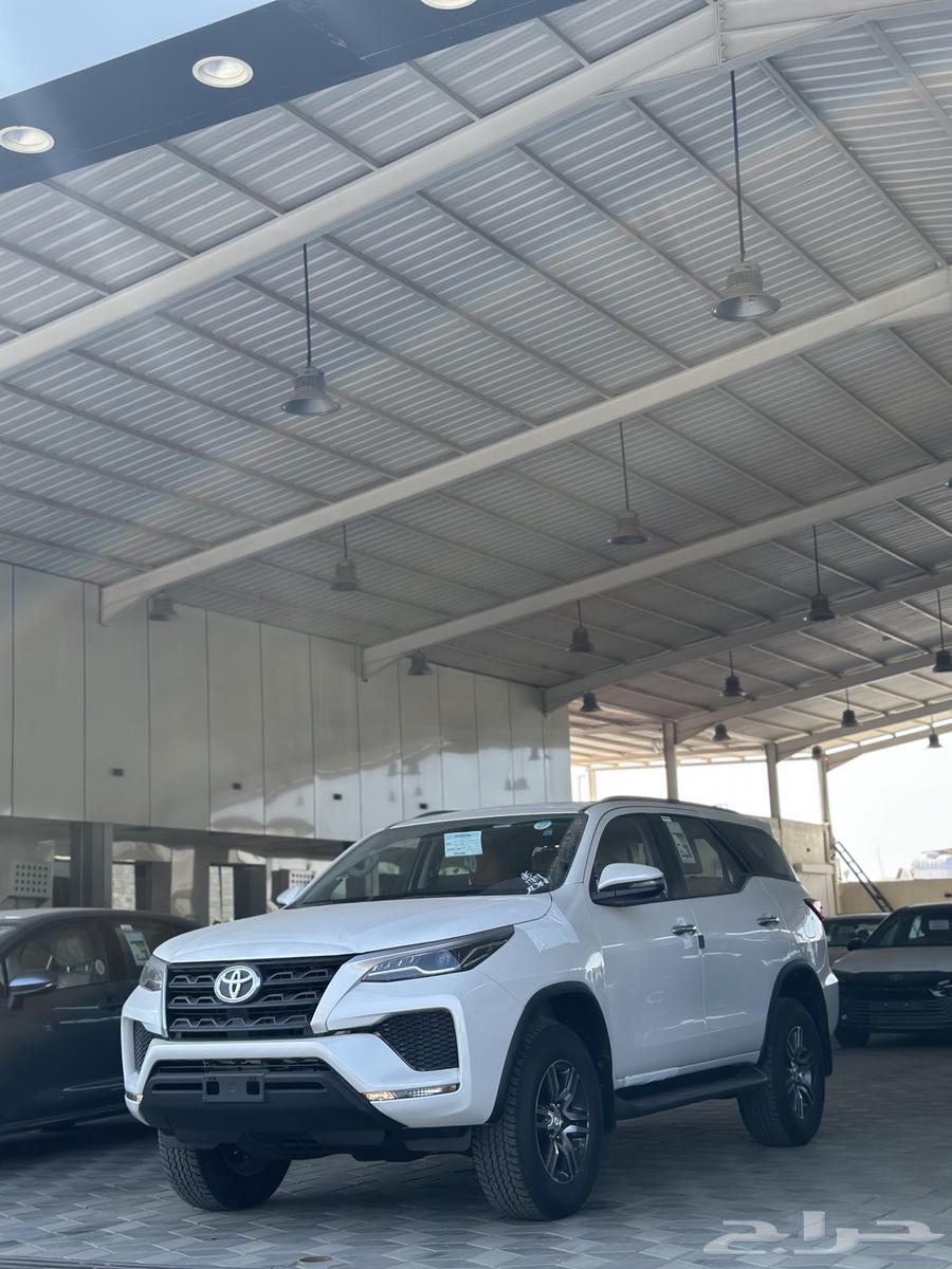 تويوتا فورتشنر GX2 بنزين الوان ابيض موديل 202564362393580289111