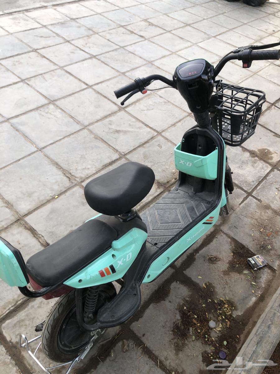 Electric scooter from company X Indon, lightly used, priced at 45 with battery64360391535234111