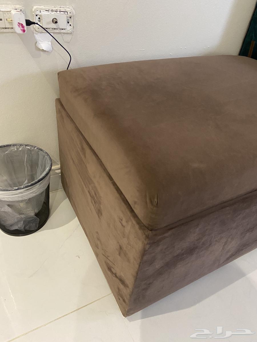 Service tables, carpet box, and bench64141546576643114