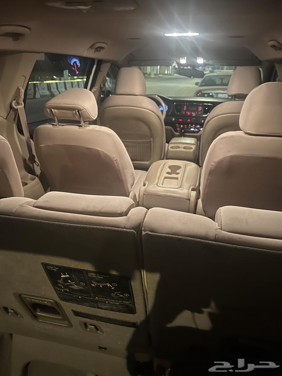 كيا كرنفال للايجار64363606156546111