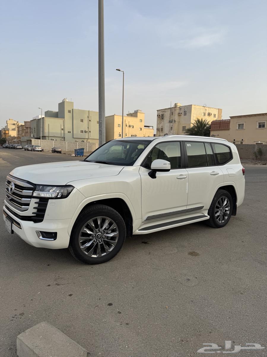 لاندكروزر GXR 2024 L4 ممشى قليل64371818442882111