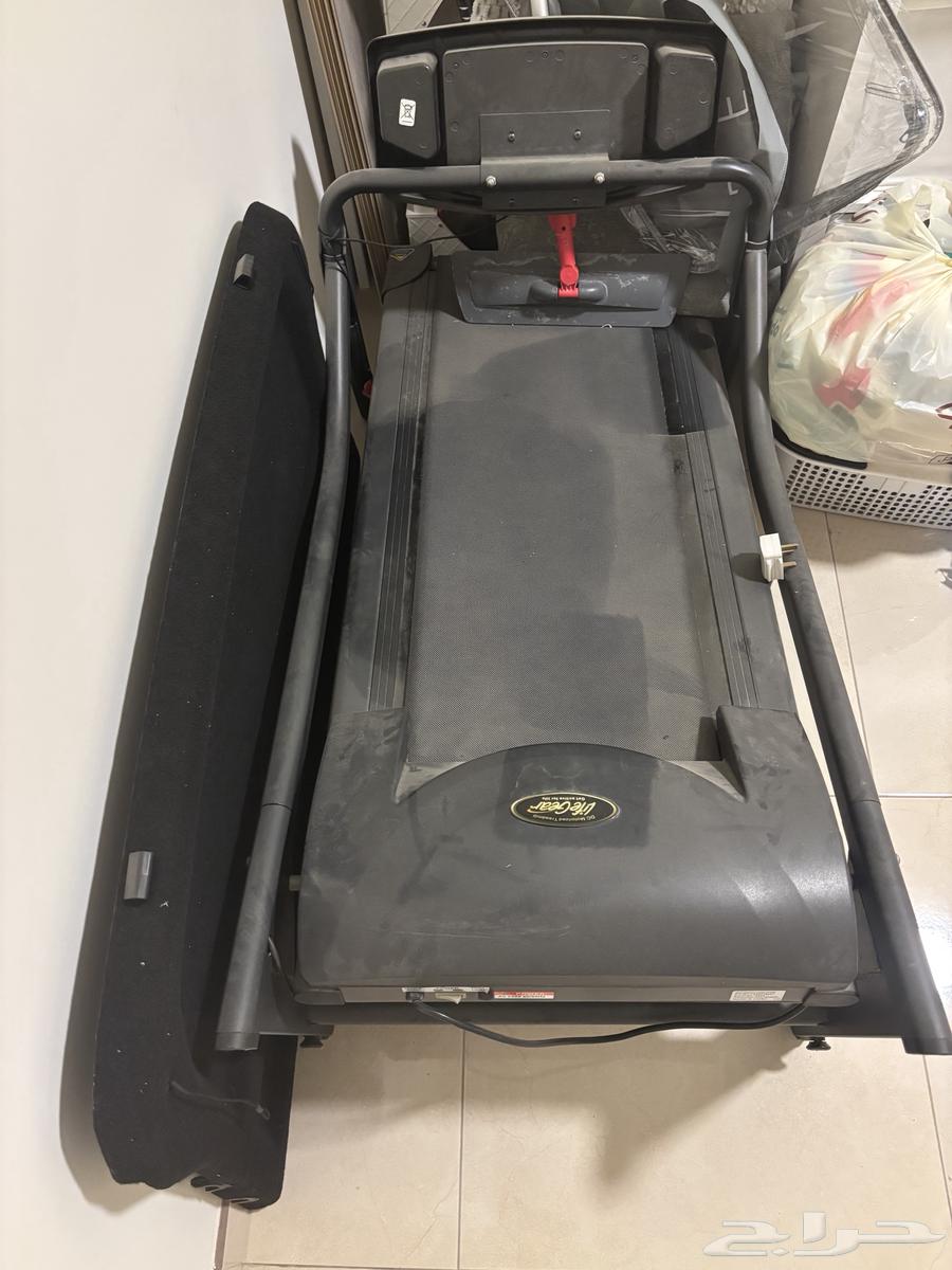 Treadmill and walking machine64145226431746110