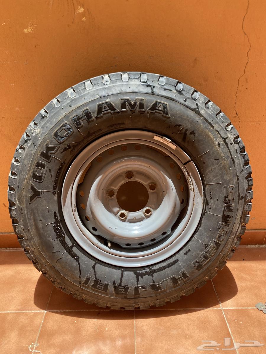 Spare cover, quarter fender, and quarter fender cover for sale in a quarter of Omar's life64371263589634112