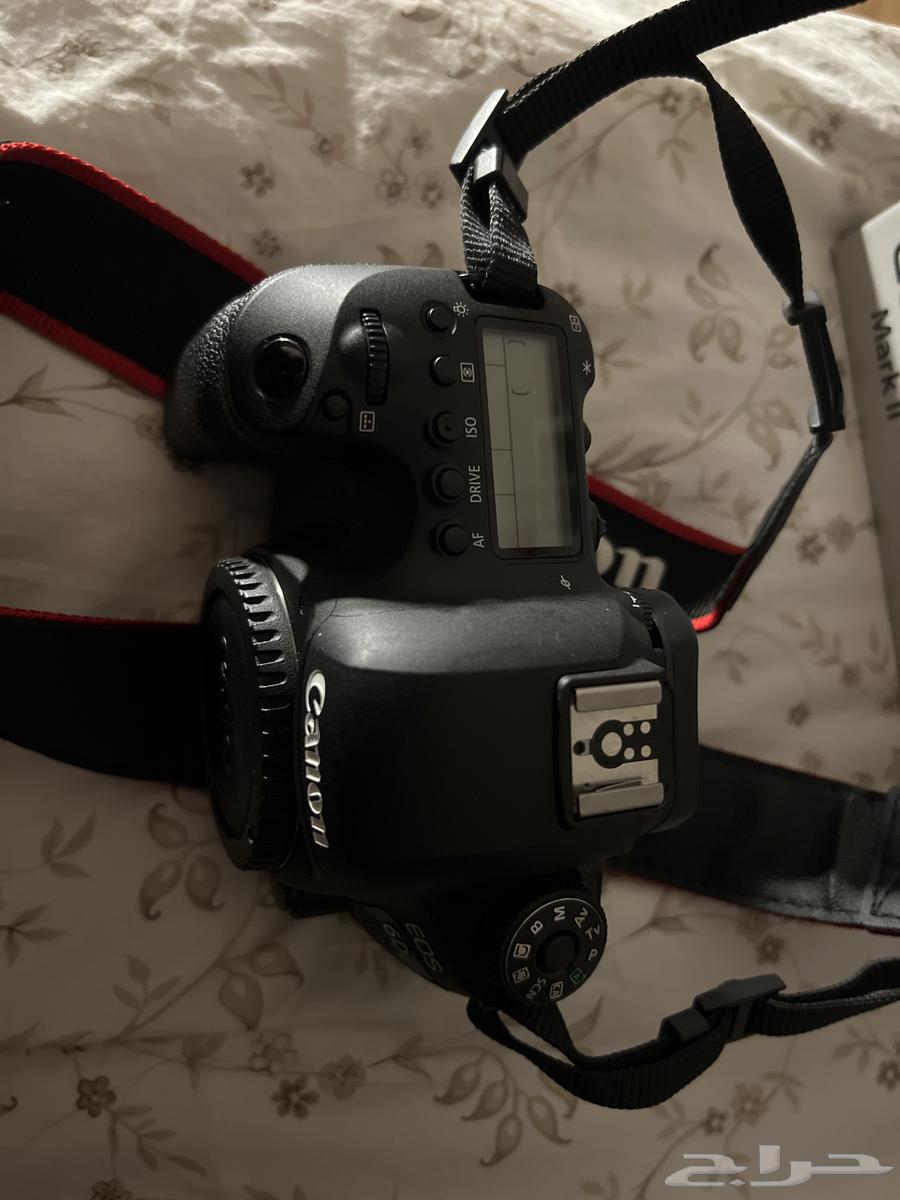 Canon EOS 6D Mark II Camera64143478740481112