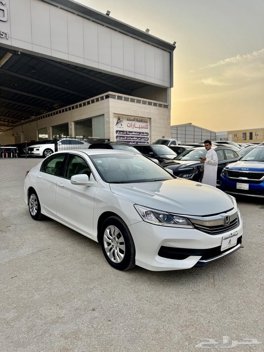 للبيع هوندا اكورد 2017 - ستاندر64368878488834111