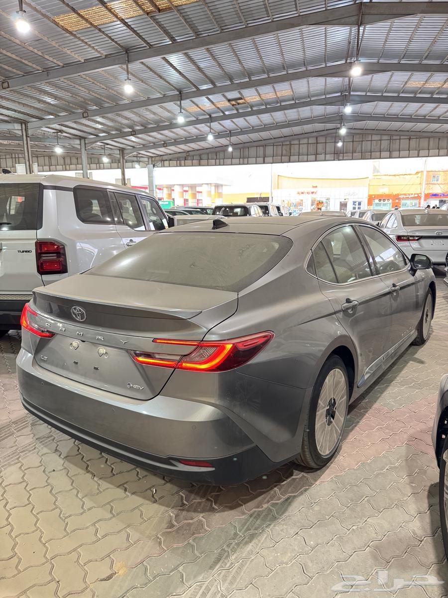 تويوتا كامري LE هايبرد 202564369010201730112
