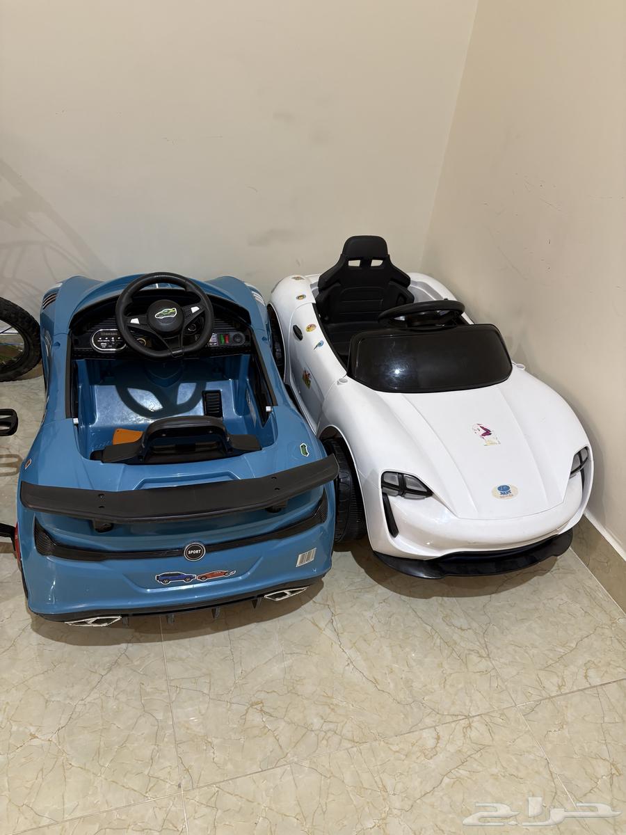 Very clean shipping cars that only need battery replacement64141913428226111