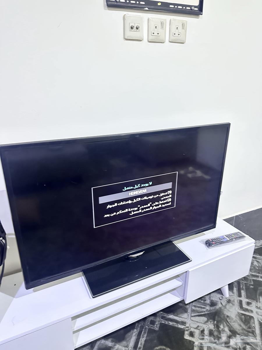 42-inch Full HD screen, gaming chair, and carpet64141546981761111