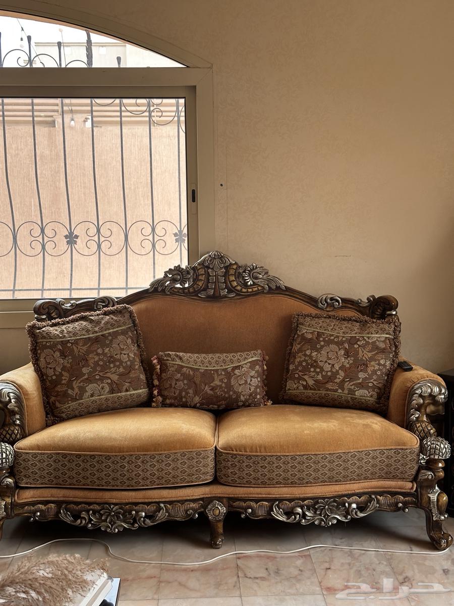 كنب كلاسيك فاخر للبيع ( طقمين 8 قطع )64141532199937113