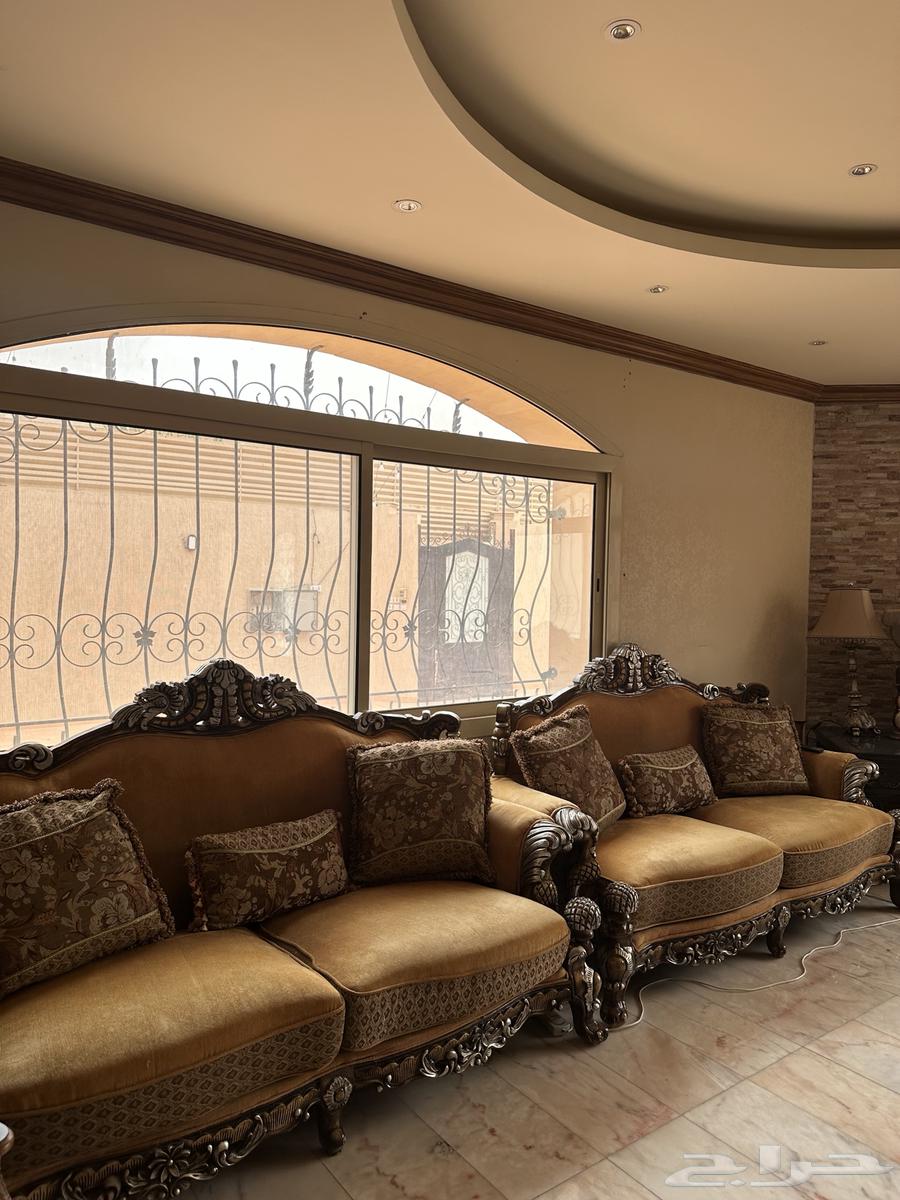 كنب كلاسيك فاخر للبيع ( طقمين 8 قطع )64141532199937112