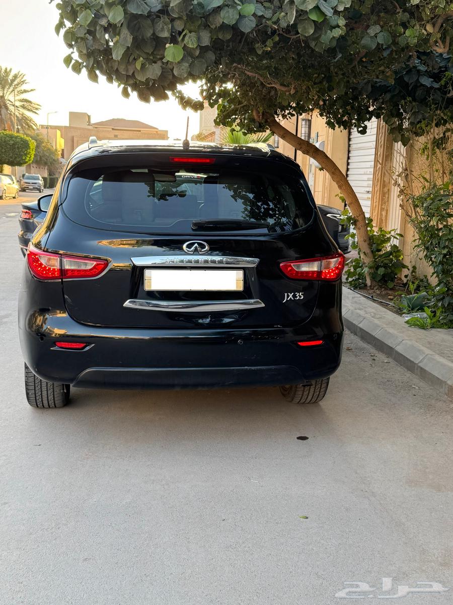 Infiniti SUV 2013 model, three rows, 7 passengers64368149119361111