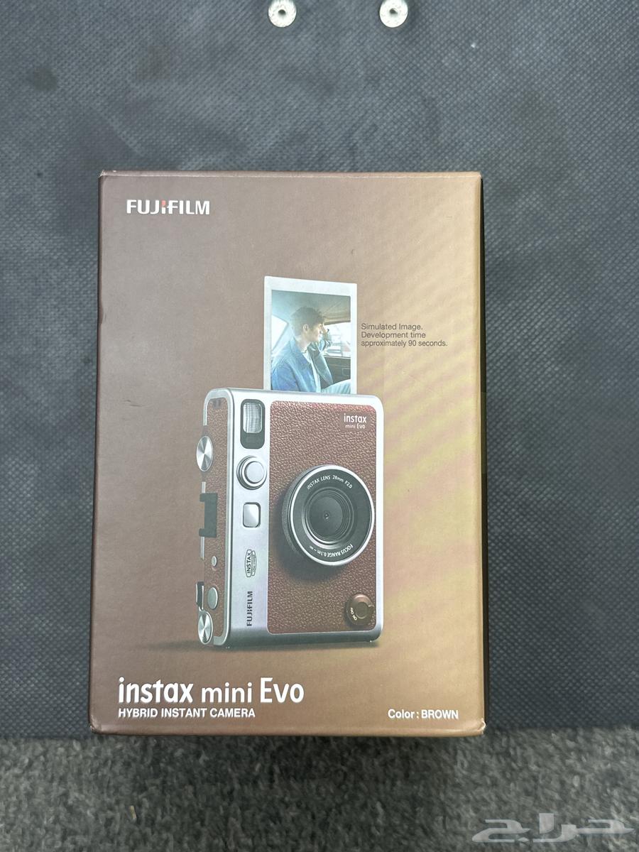 Brand new Fujifilm instant camera with box64141542376707110