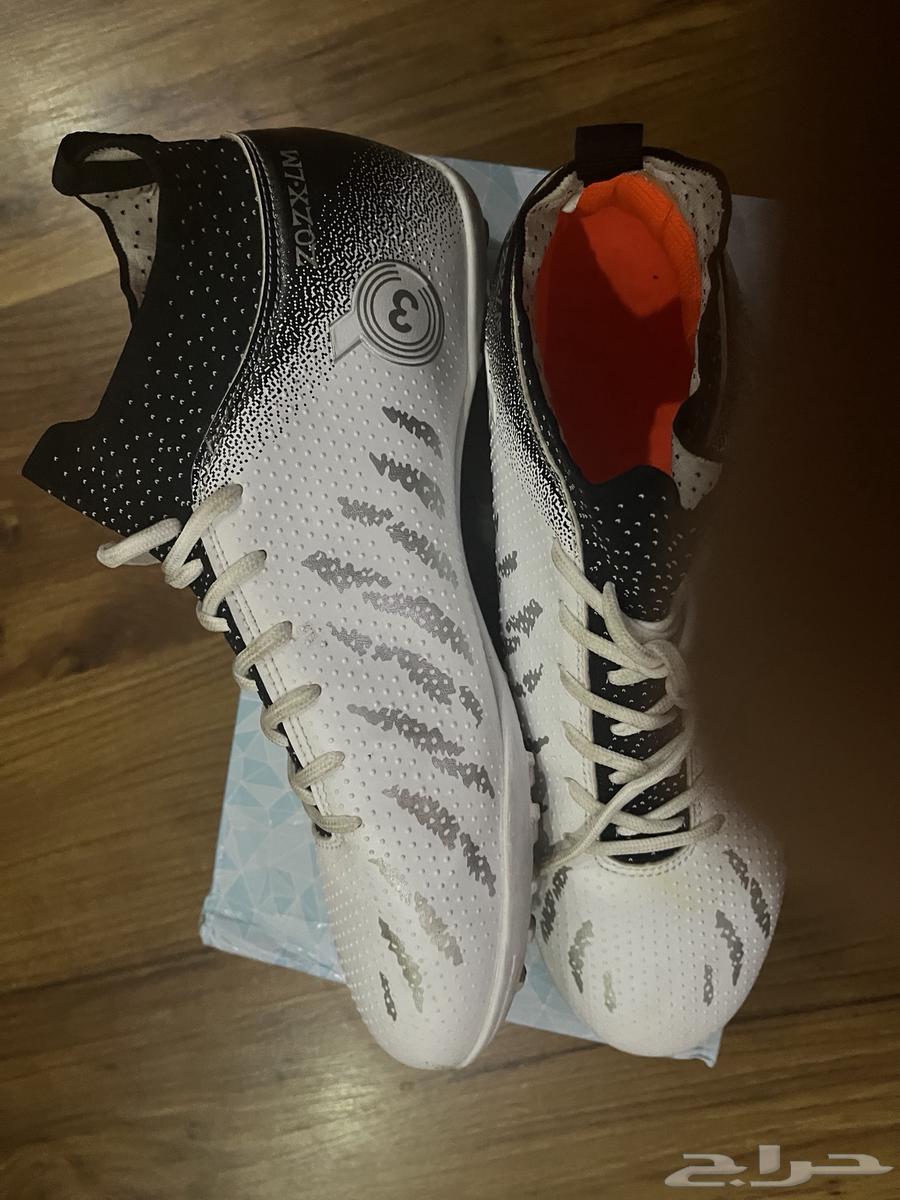 Sports shoe64141913445633110