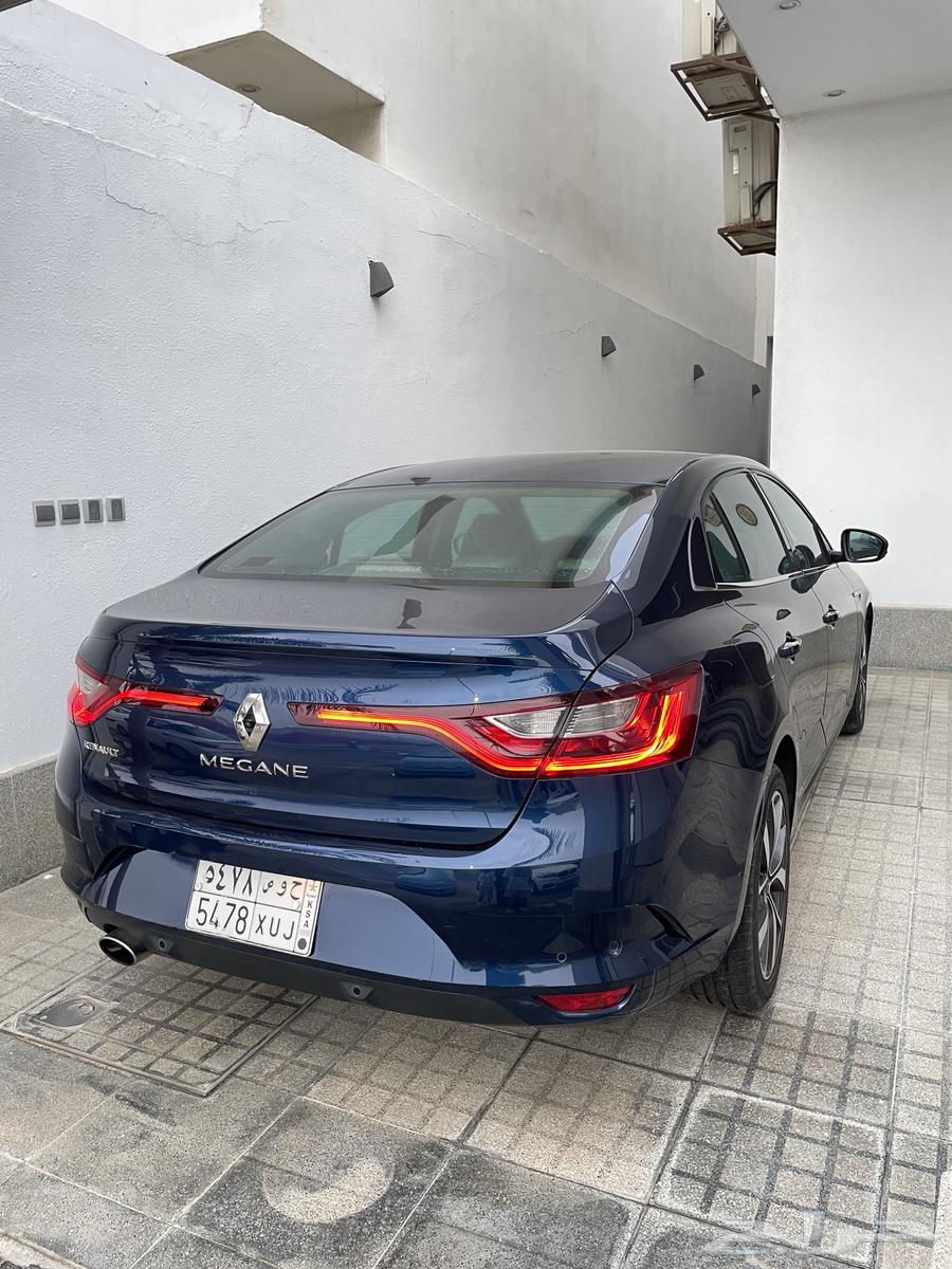 2018 رينو ميقان نص فل شاشة كبيرة64368659618690112