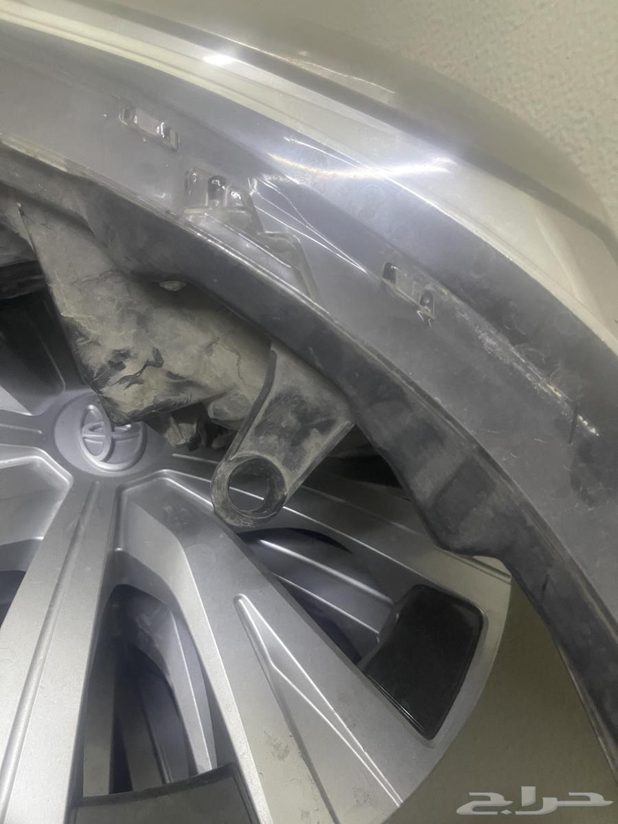 شمعة كورولا 2018 يمين نضيفة شرط خالية من الكسور64360115675267114