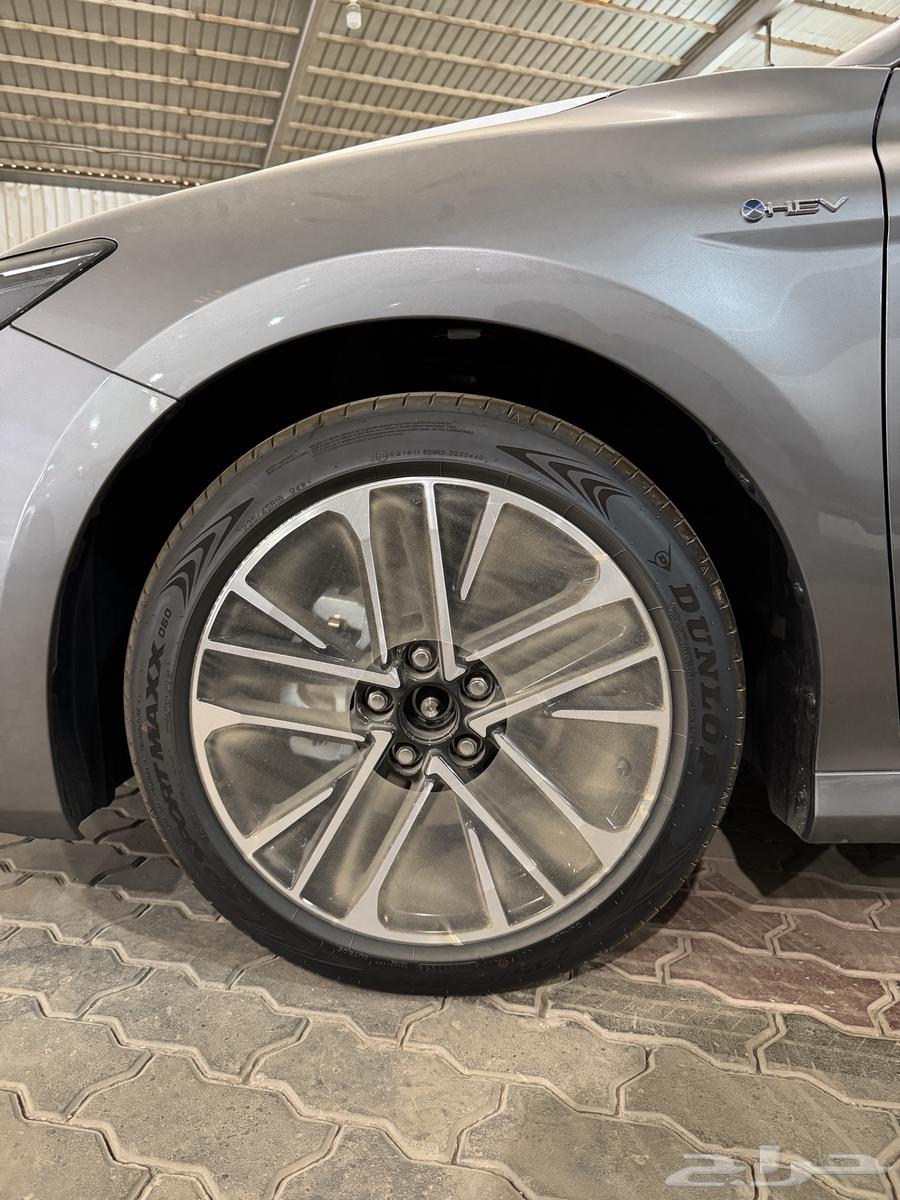 تويوتا كامري LE هايبرد 202564369010201730114