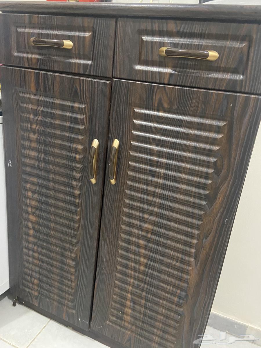 Service tables, carpet box, and bench64141546576643112