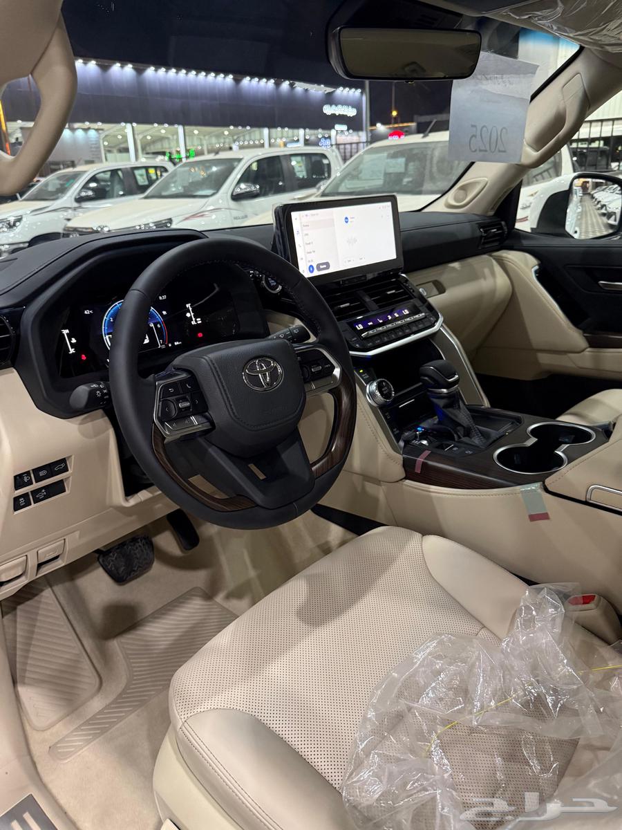 تويوتا لاندكروزر مديل 2025 GXR فل كامل بطاقه جمرك64368075917186114