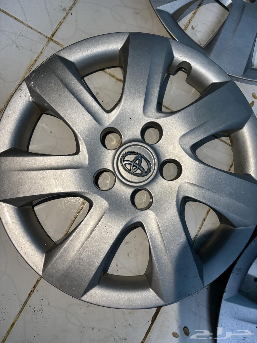 Clean Toyota Camry from agency, one has a minor note as shown64371788897666113