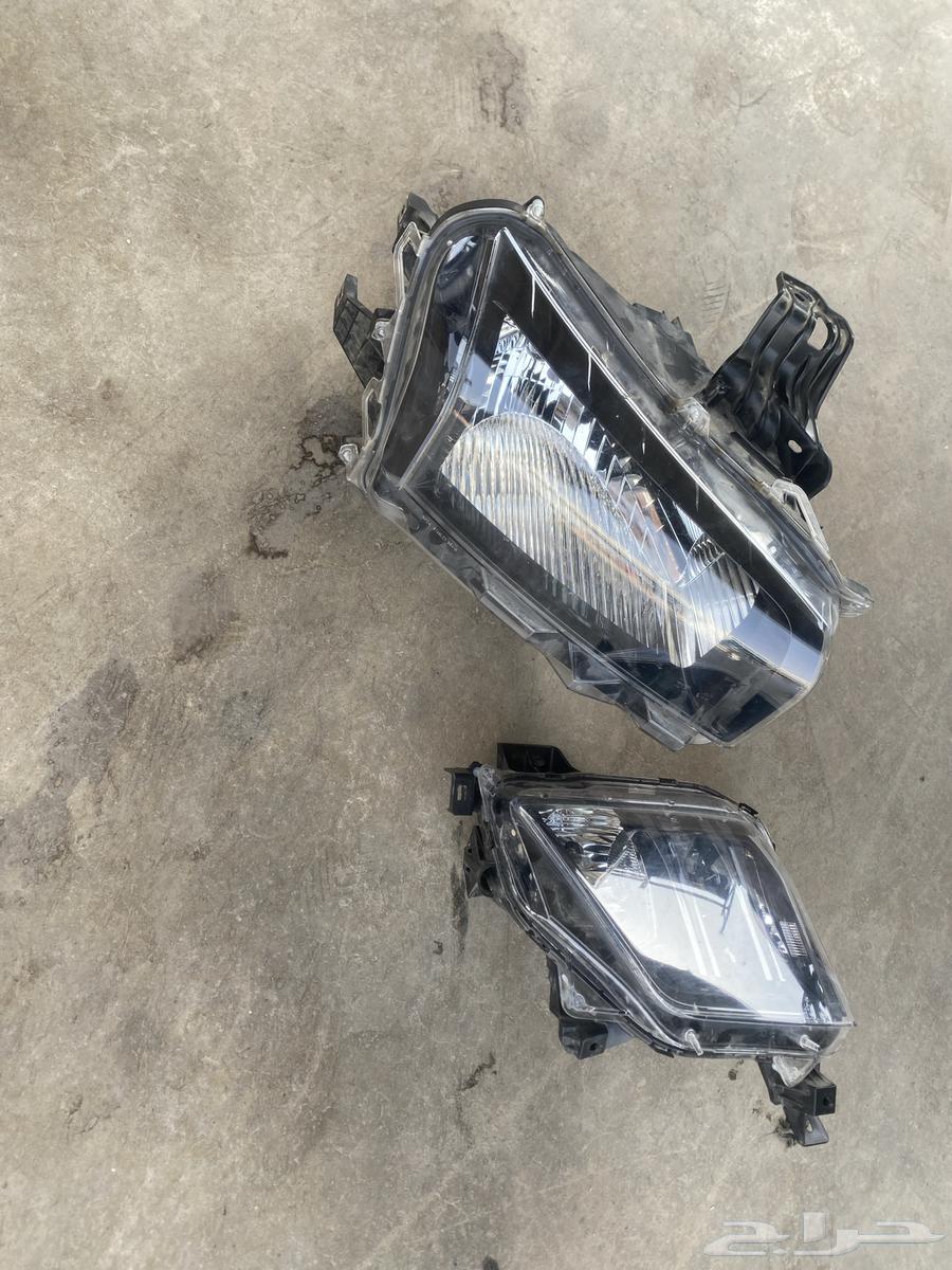 شمعه يمين وكشاف ميستوبيشي 202564360989094915110