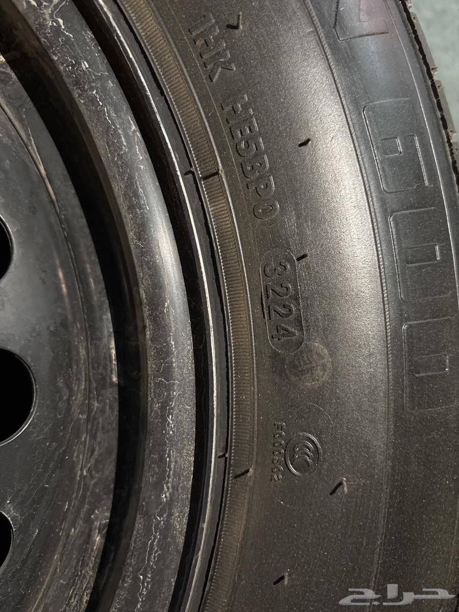 جنوط 15 اربع مسامير أصلي وكفرات جديده مديل 2024 و طيس يارس64371466918401112