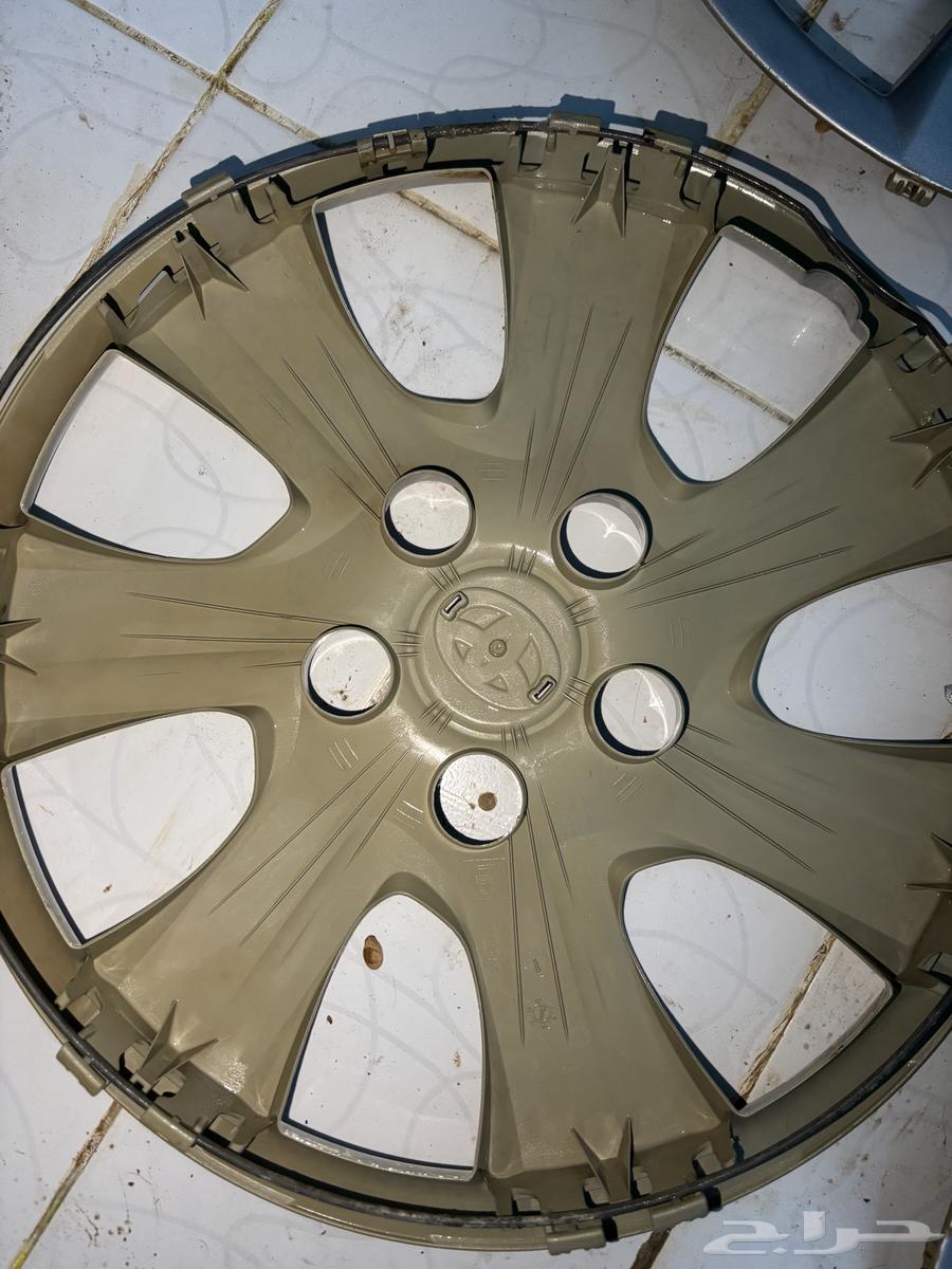 Clean Toyota Camry from agency, one has a minor note as shown64371788897666111