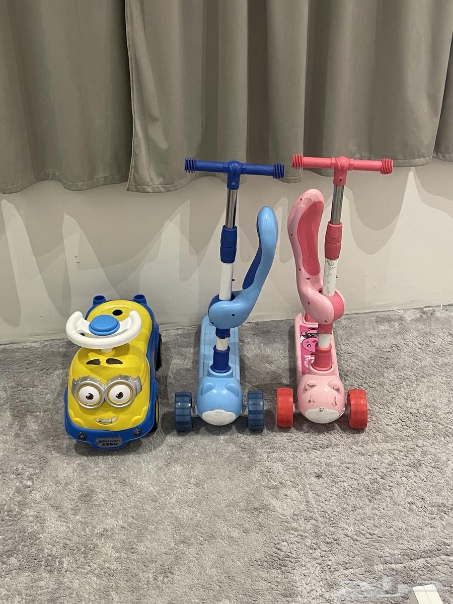 Children's tables and scooters for sale64141550547331114