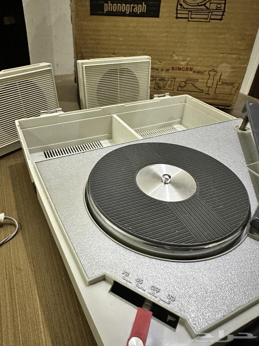 Japanese Singer record player from the 70s with original box64126811122689113