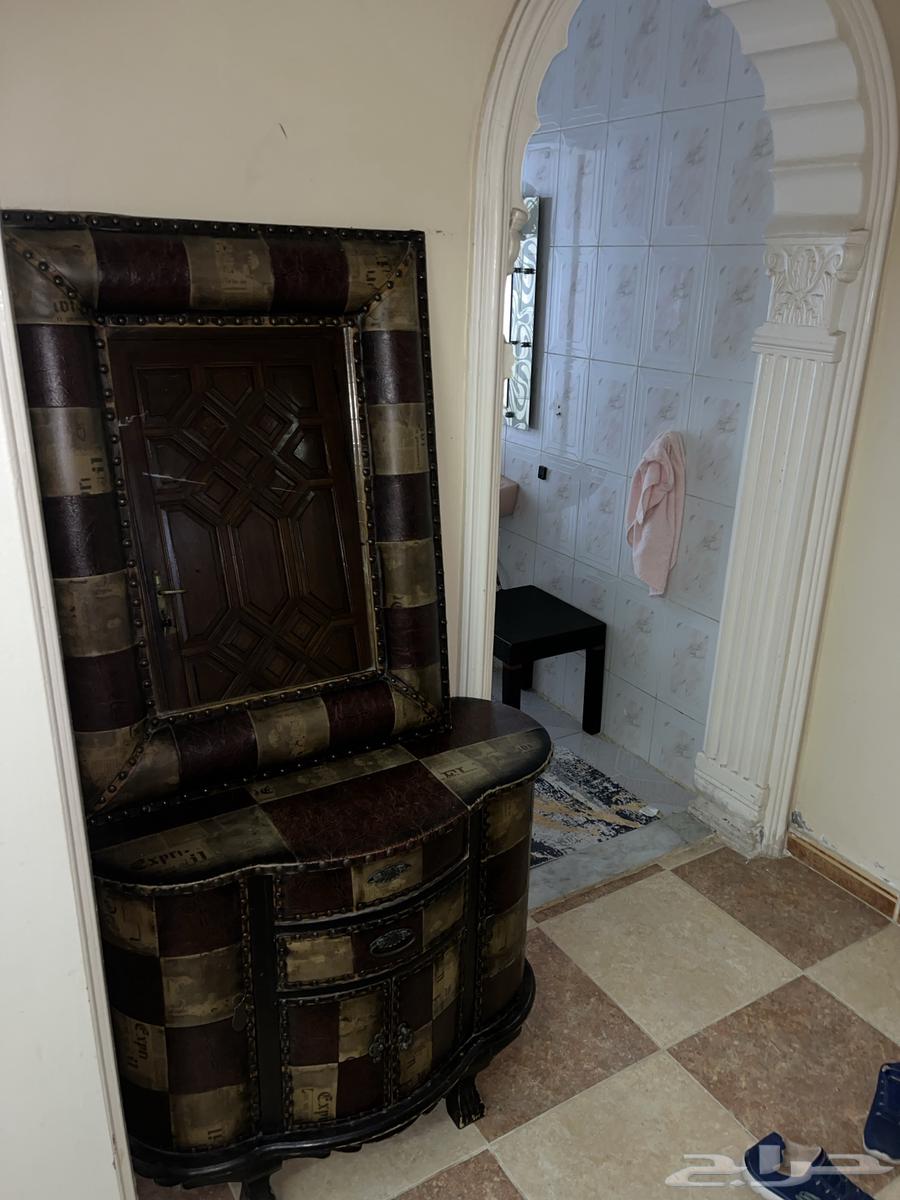 Entrance with mirrors64144162888194111