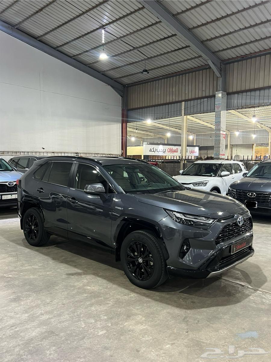 تويوتا راف فور 2023 هايبرد فل كامل XLE مكينة 2.564369126189825112