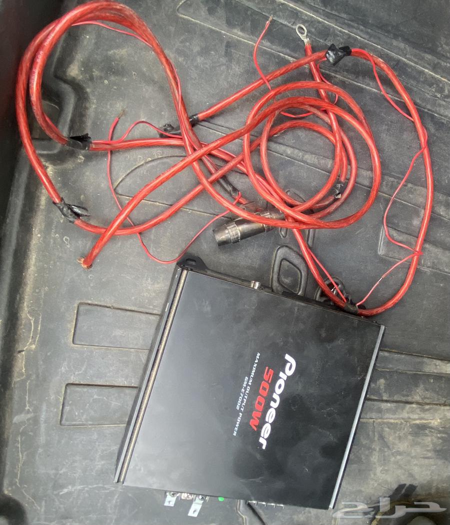 Clean amplifier with its cables64141549983362110