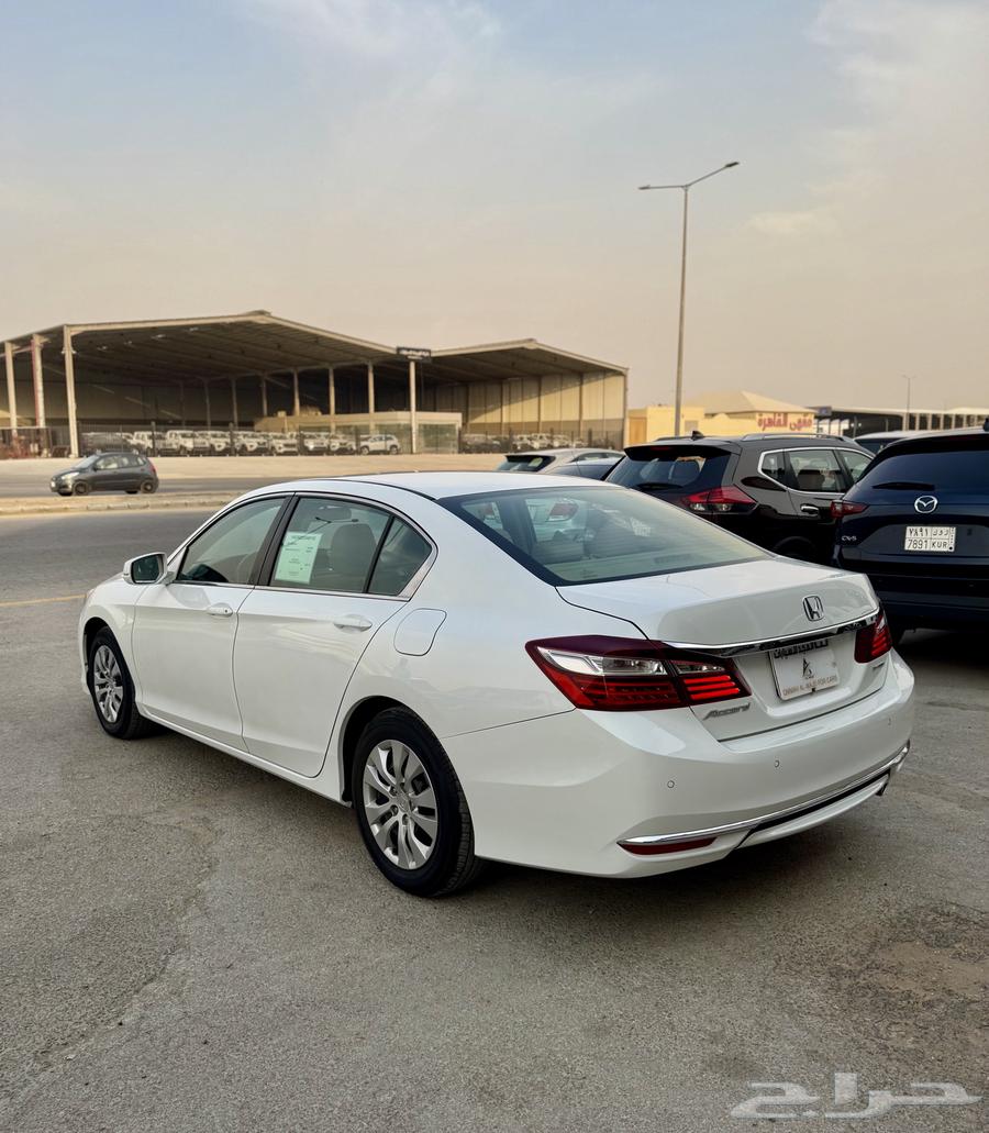 للبيع هوندا اكورد 2017 - ستاندر64368878488834114
