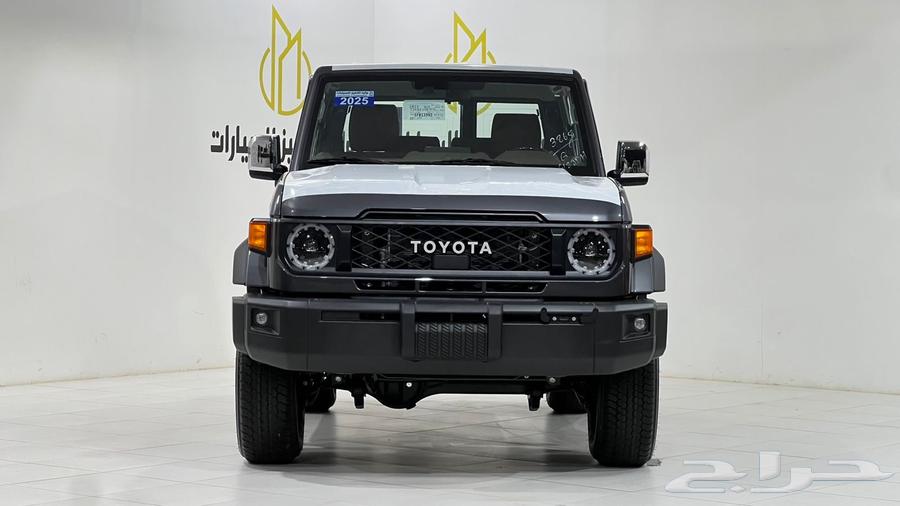 تويوتا ربع V6.2025فل كامل توماتيك رفرف بريمي بنزين40عام64365484521219111