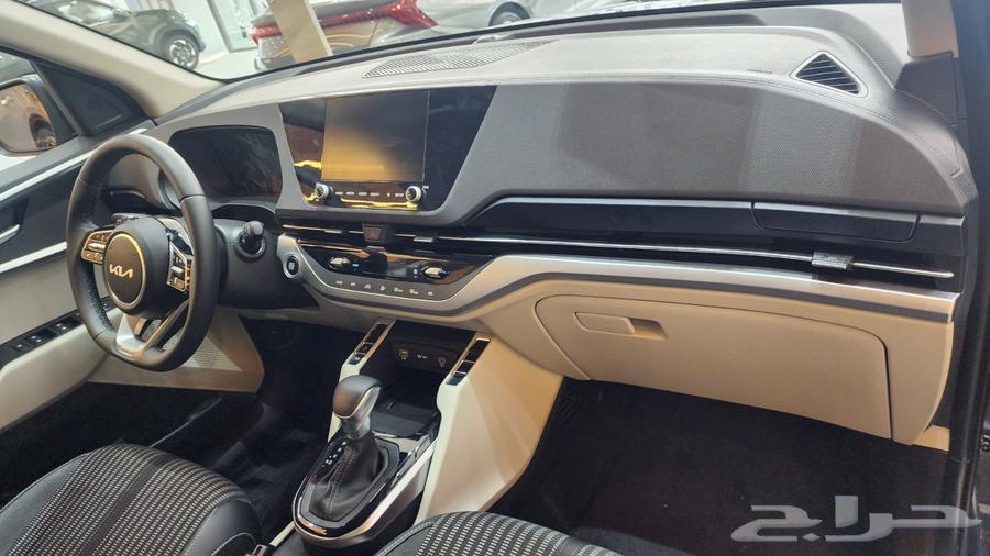 كيا كارينز نص فل 202564365879733121112