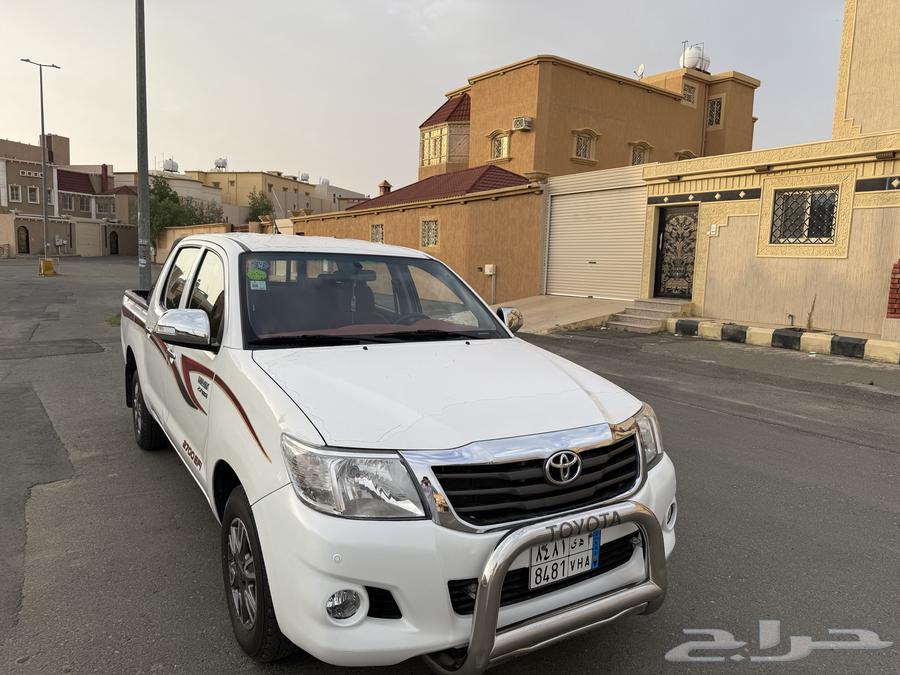 تويوتا هايلوكس 2014 غمارتين مخززن عداد 37 الف وكالة64372067399938113