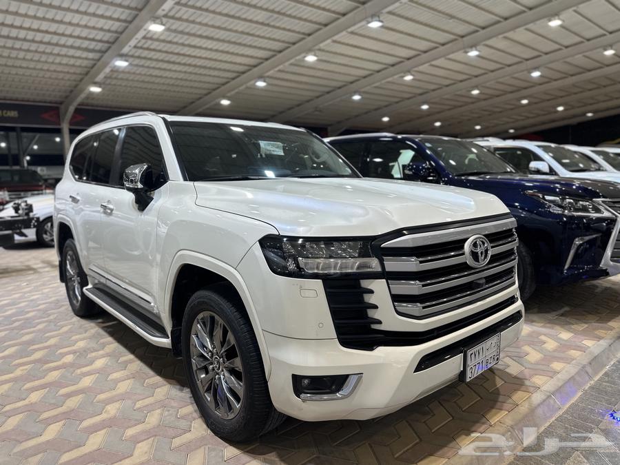 لاندكروزر 2023 سعودي ديزل L4 بحاله الوكاله64367420401283112