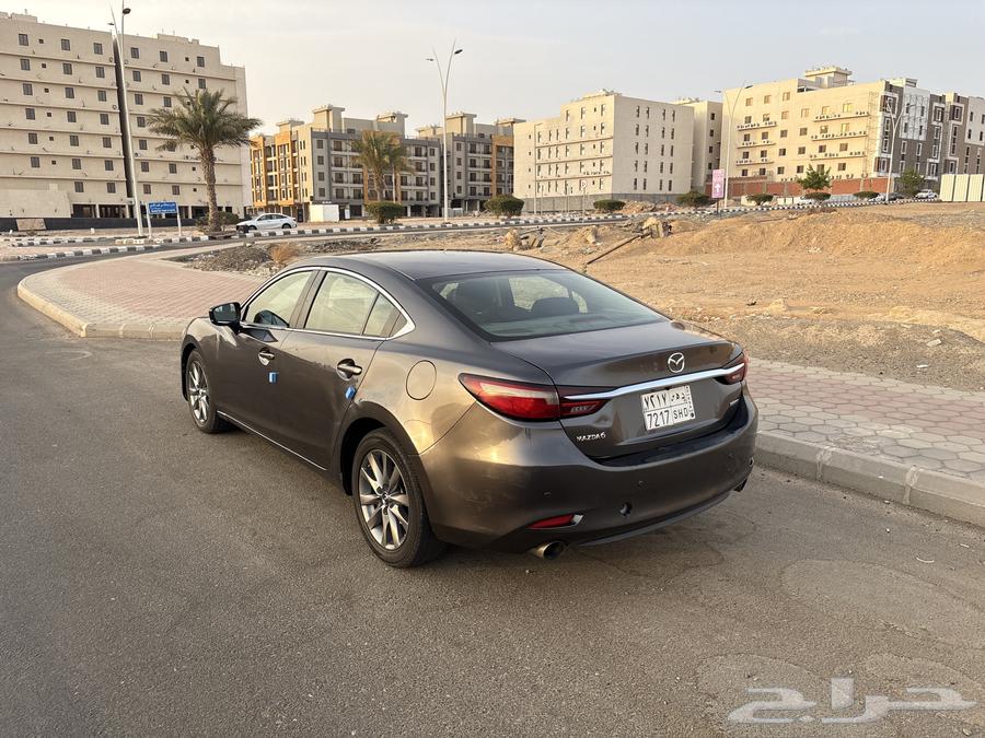 Mazda 2164369053663106114