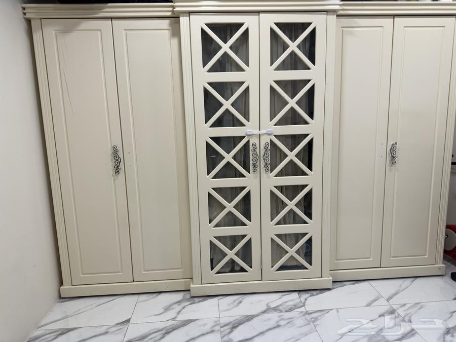 Complete high-quality wooden bedroom set for sale64141928295938112
