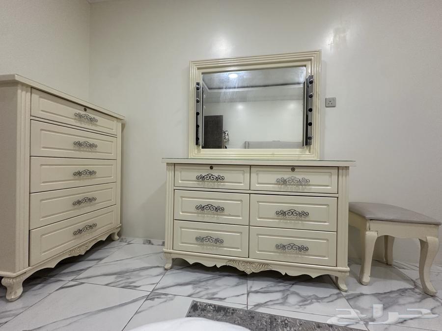 Complete high-quality wooden bedroom set for sale64141928295938113