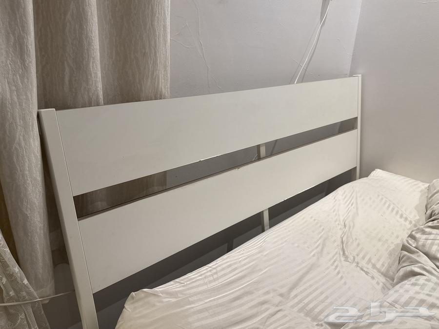 Two beds of the same IKEA model for sale, clean64130187842947112