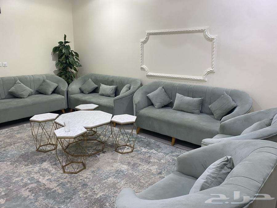 Clean almost new sofa64141548519169110